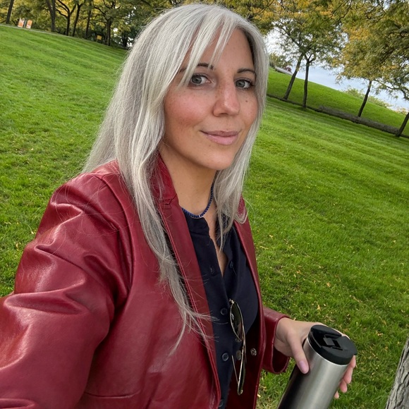 Meet your Posher, Laura - Picture 2 of 8